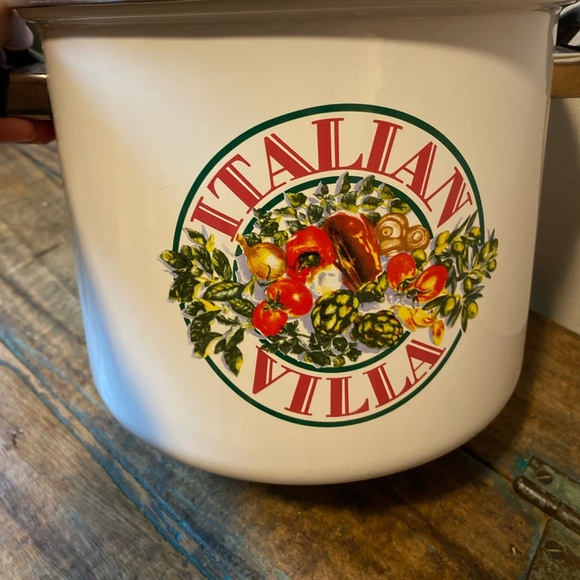 White Enamel Stock Pot “Italian Villa” - Picture 2 of 7